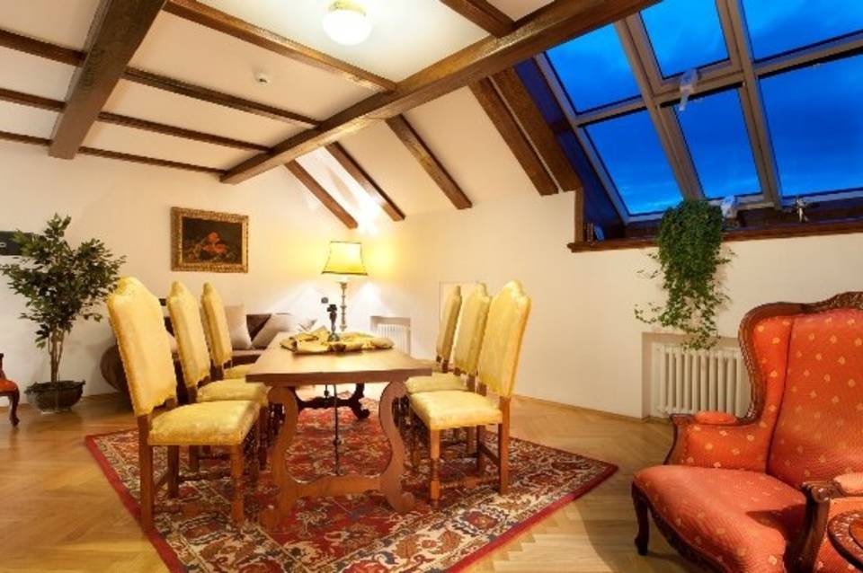 Charles Bridge Palace 2