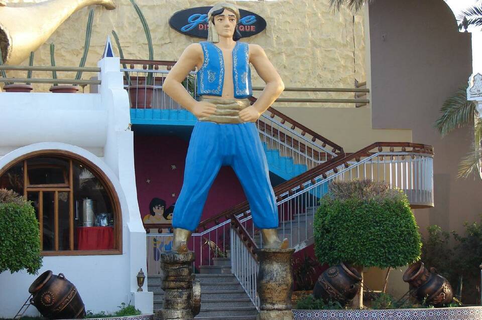 Aladdin Beach Resort 1