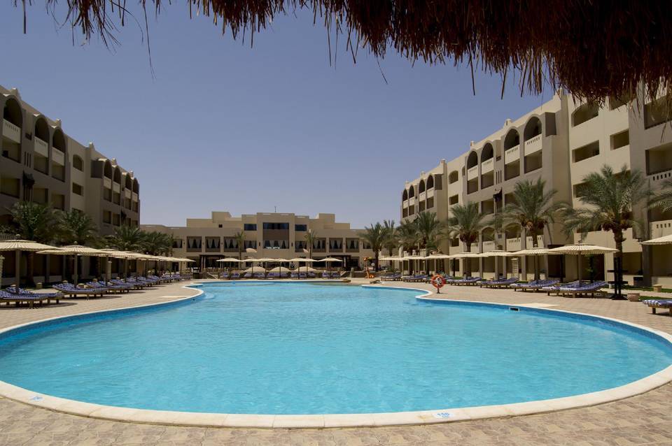 El Karma Aqua Beach Resort 4