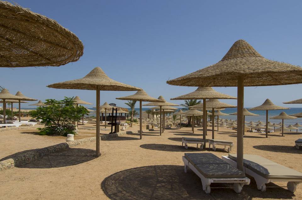 El Karma Aqua Beach Resort 5