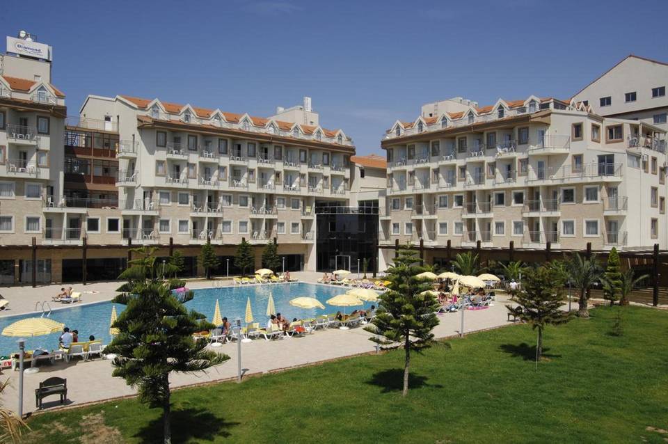 Side Aluna Hotel 2