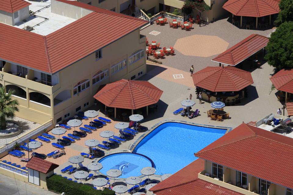 Fantasy Resort Hotel 4