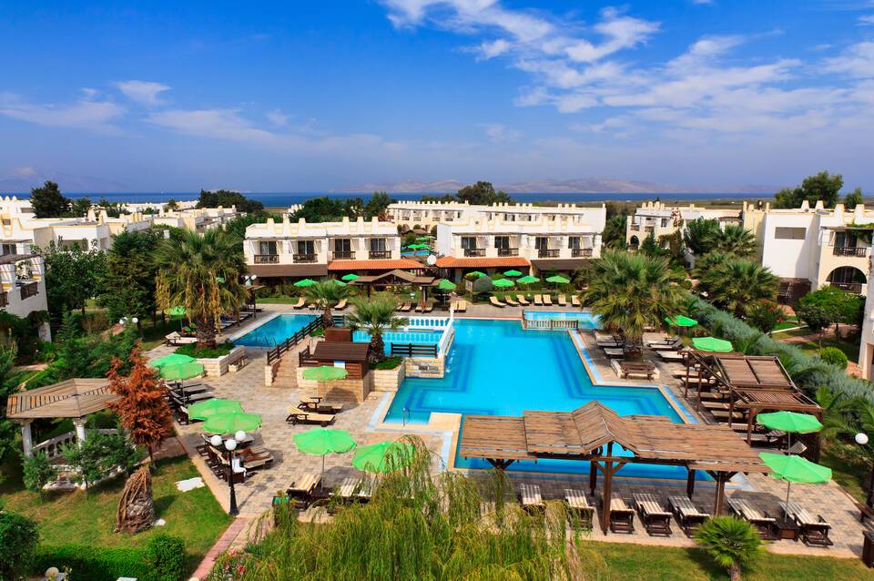 Gaia Royal Hotel 3