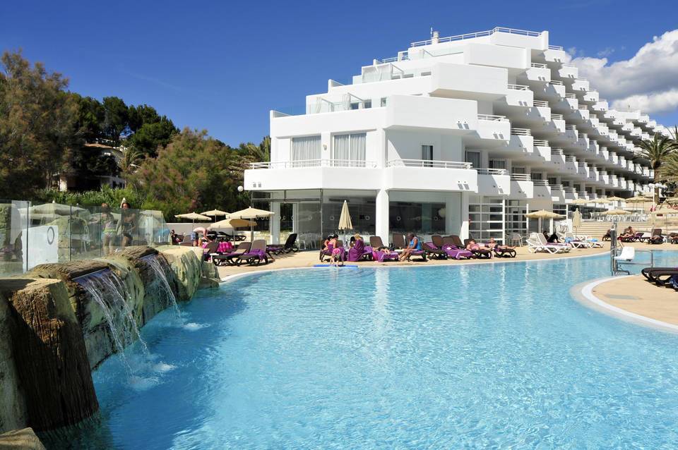 FERGUS Style Cala Blanca Suites 1