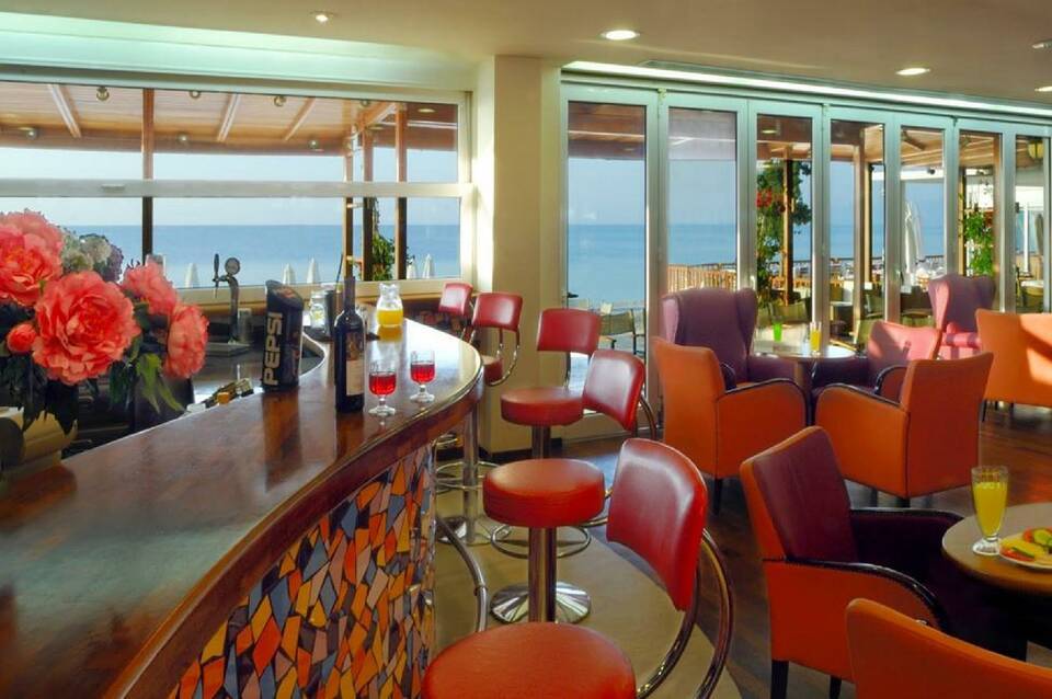 Kinetta Beach Resort & Spa 1