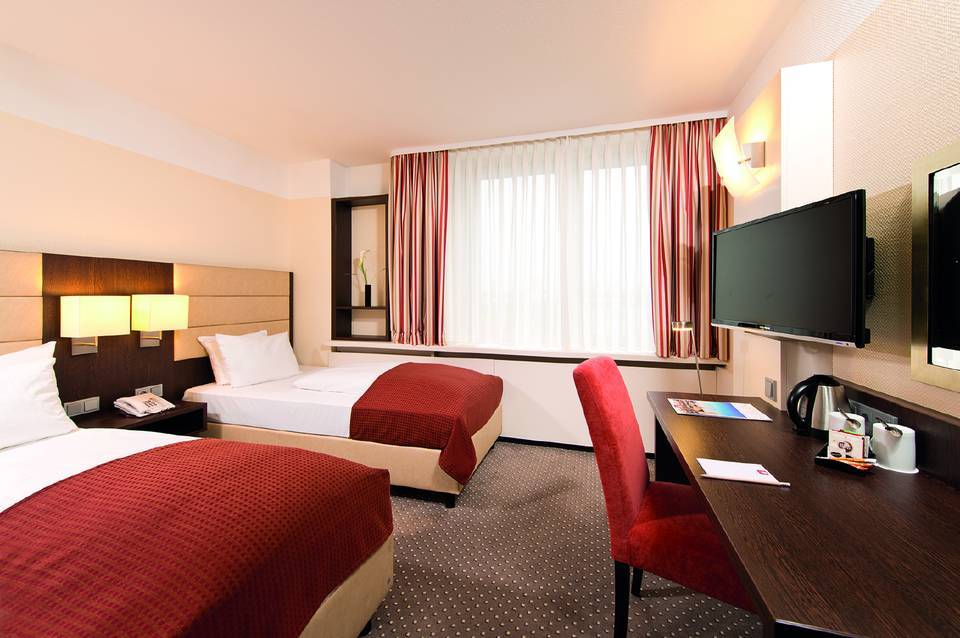 Leonardo Hotel Munich Arabellapark 5