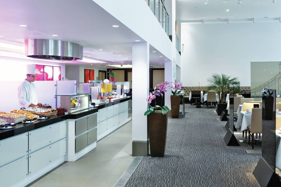 Leonardo Royal Hotel London Tower Bridge 2