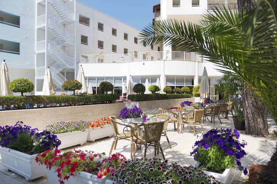 Seven Seas Hotel Life 5