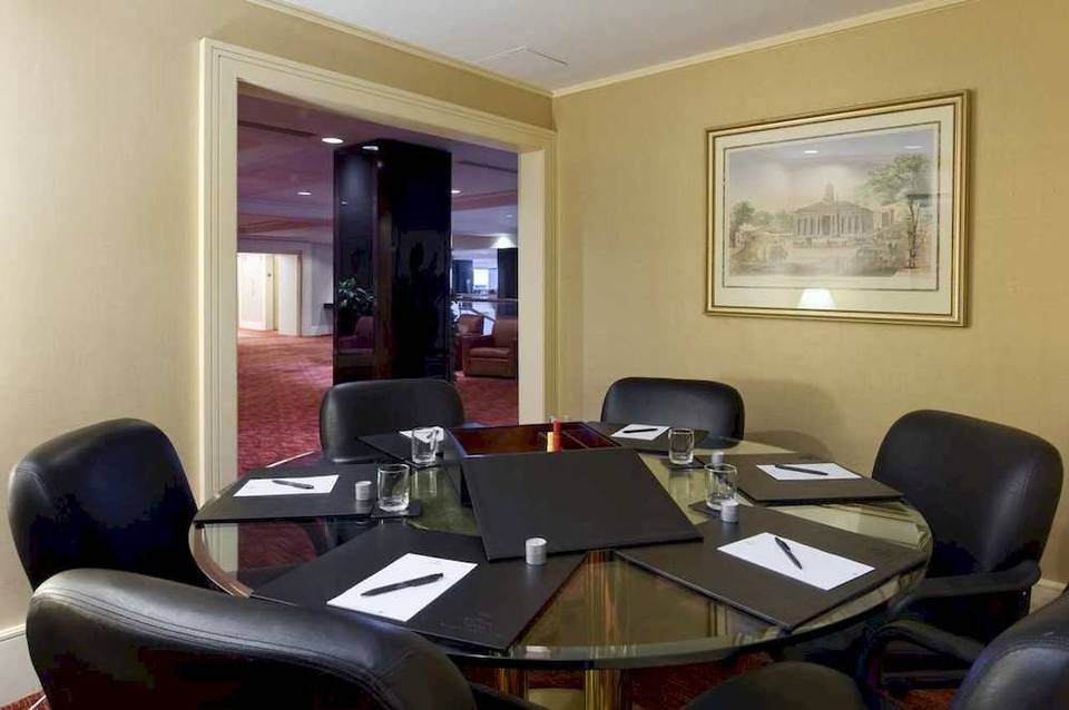 Hilton Newark Airport 4