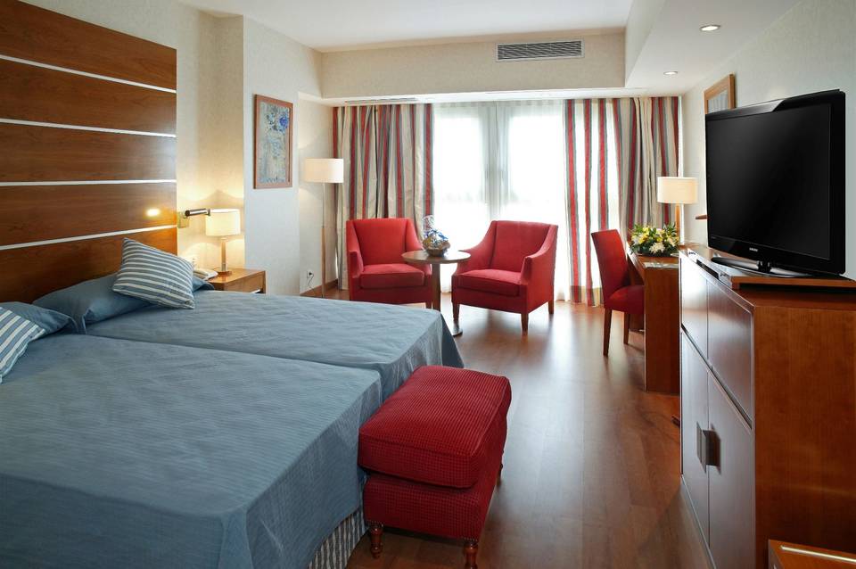 Hotel ILUNION Málaga 4