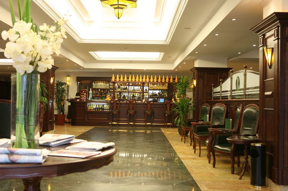 Ramada Hotel & Suites by Wyndham Bucharest North 3