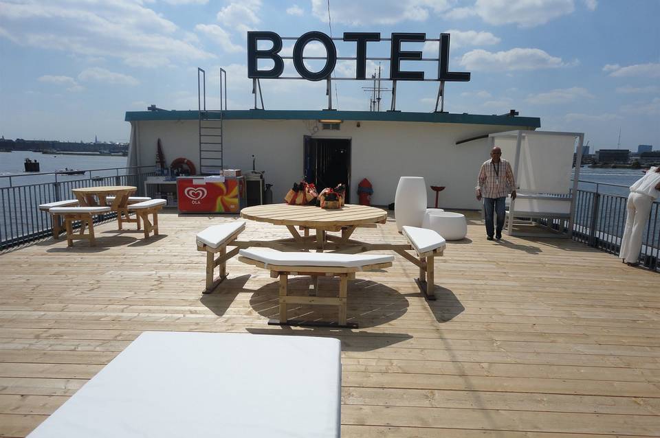 Botel 4