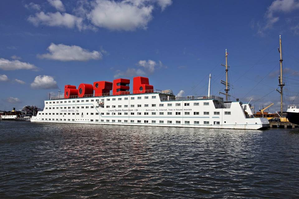 Botel 2