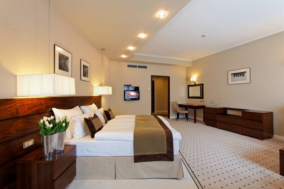 Capital Plaza Hotel 1