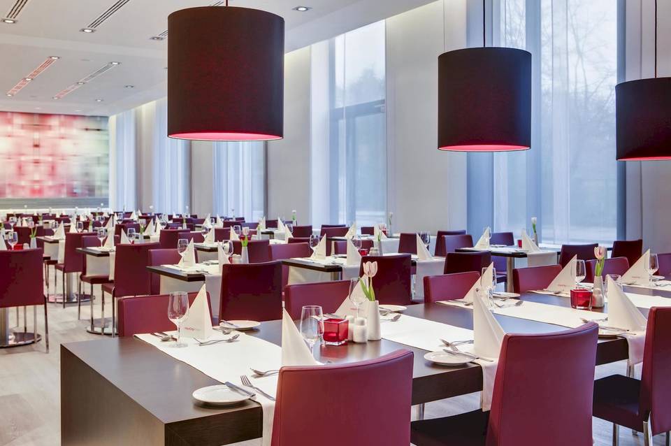 IntercityHotel Hamburg Dammtor 4