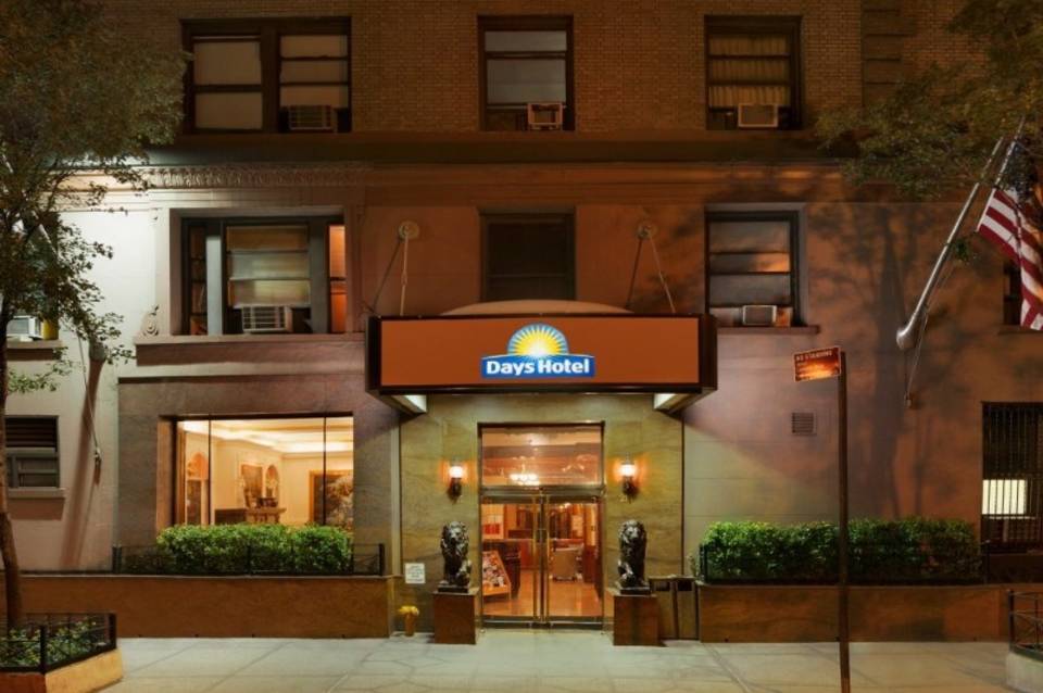 Night Hotel Broadway 1