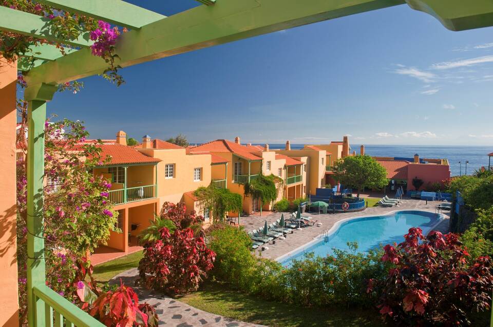 Apartamentos La Caleta 2