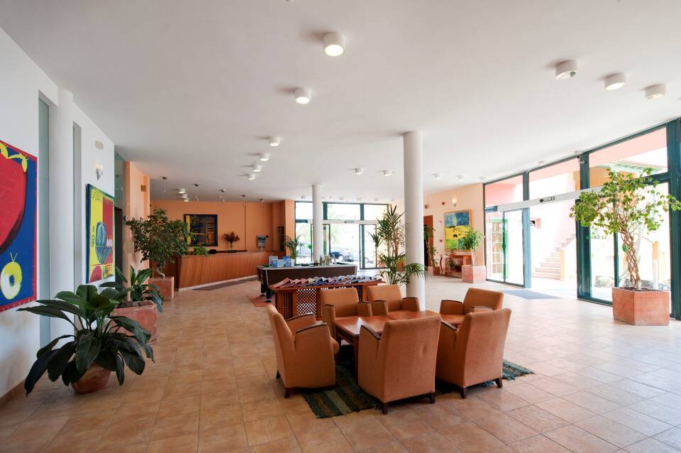 Apartamentos La Caleta 3