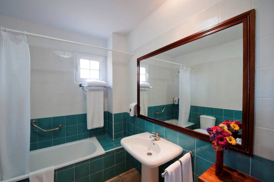 Apartamentos La Caleta 4