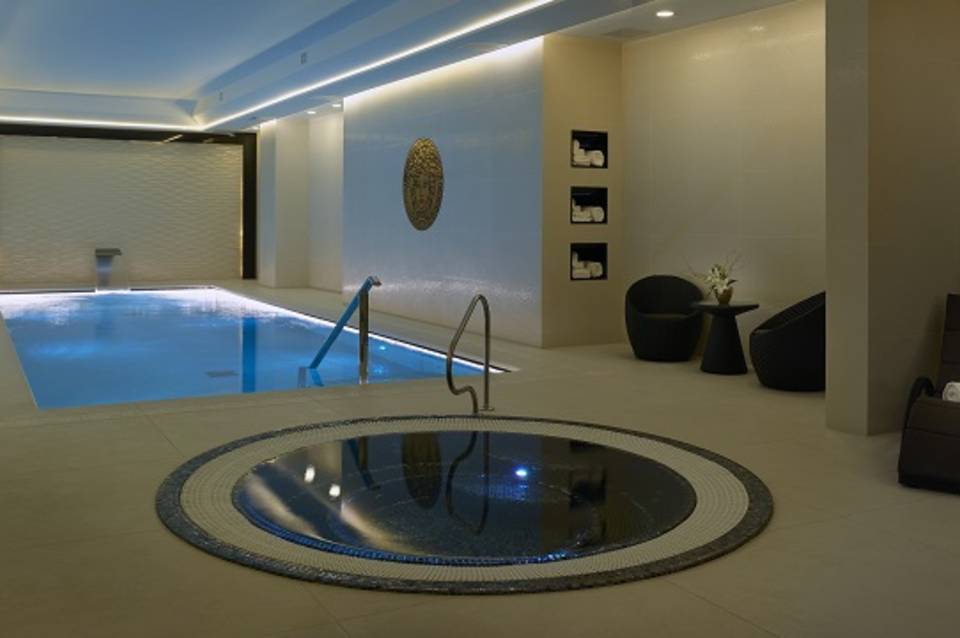 Montcalm East, Autograph Collection 4