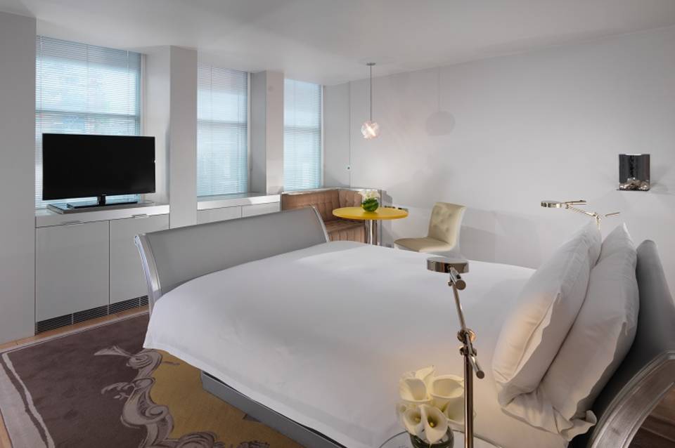 Sanderson London 4