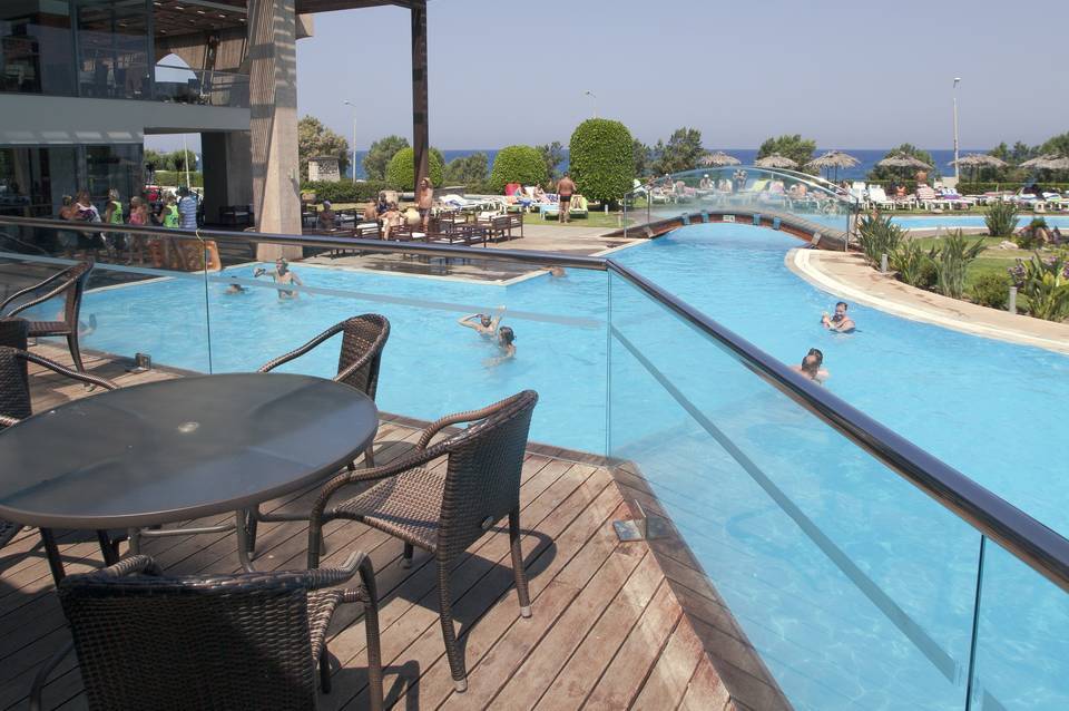 Oceanis Beach Hotel 4