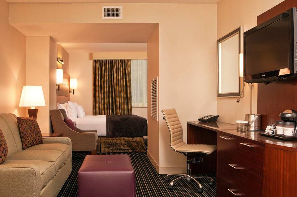DoubleTree by Hilton New York Downtown 5