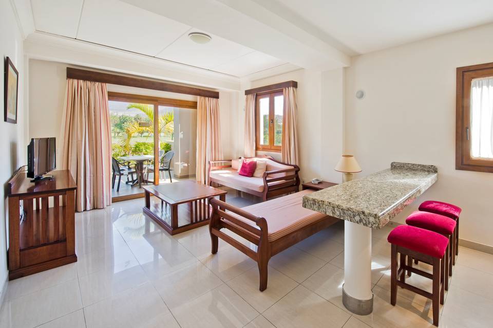 Marylanza Suites & Spa Resort by Macaronesian Hotels 4