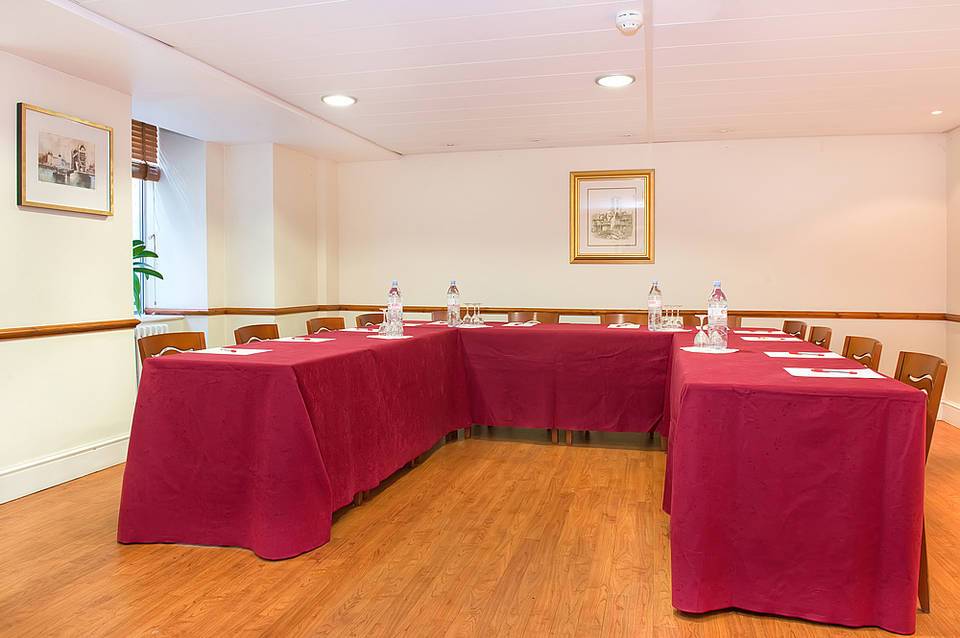 Astor Court 4