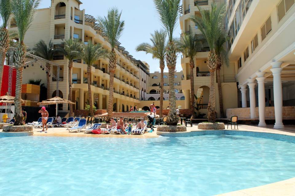 Bellagio Beach Resort & Spa 4
