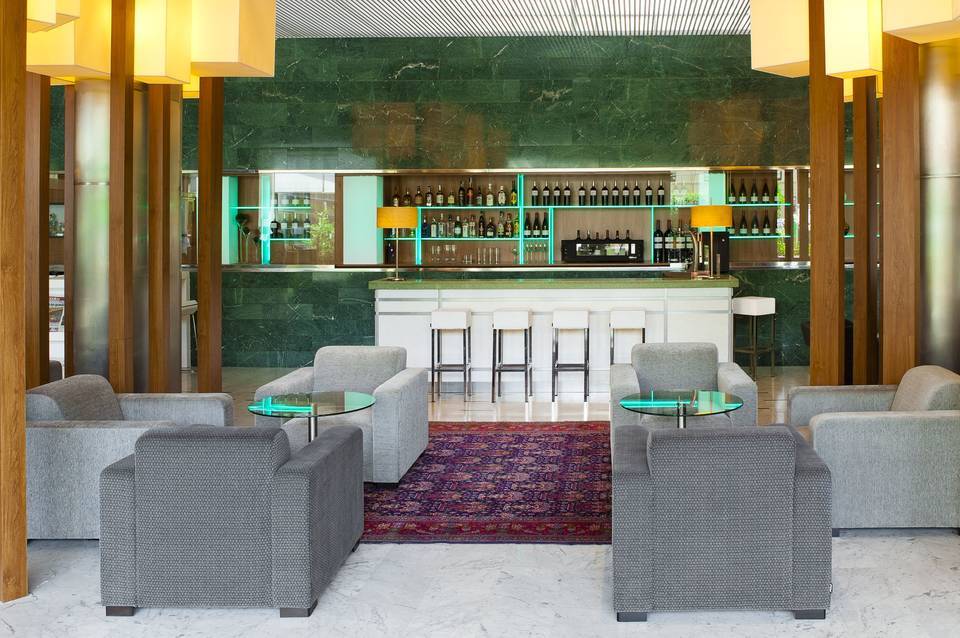 Atenea Barcelona Aparthotel  1