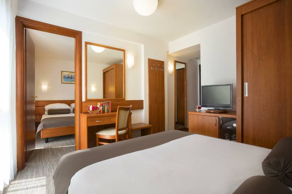 Hotel Marina 4