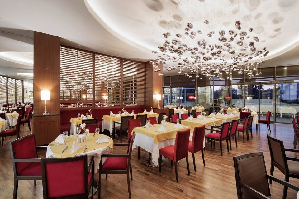 The Sense De Luxe Hotel 3