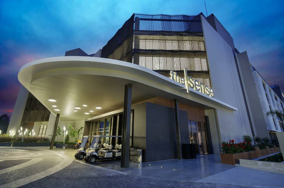 The Sense De Luxe Hotel 1