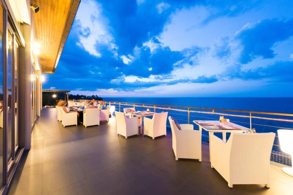 Cape Sienna Phuket Gourmet Hotel & Villas  2