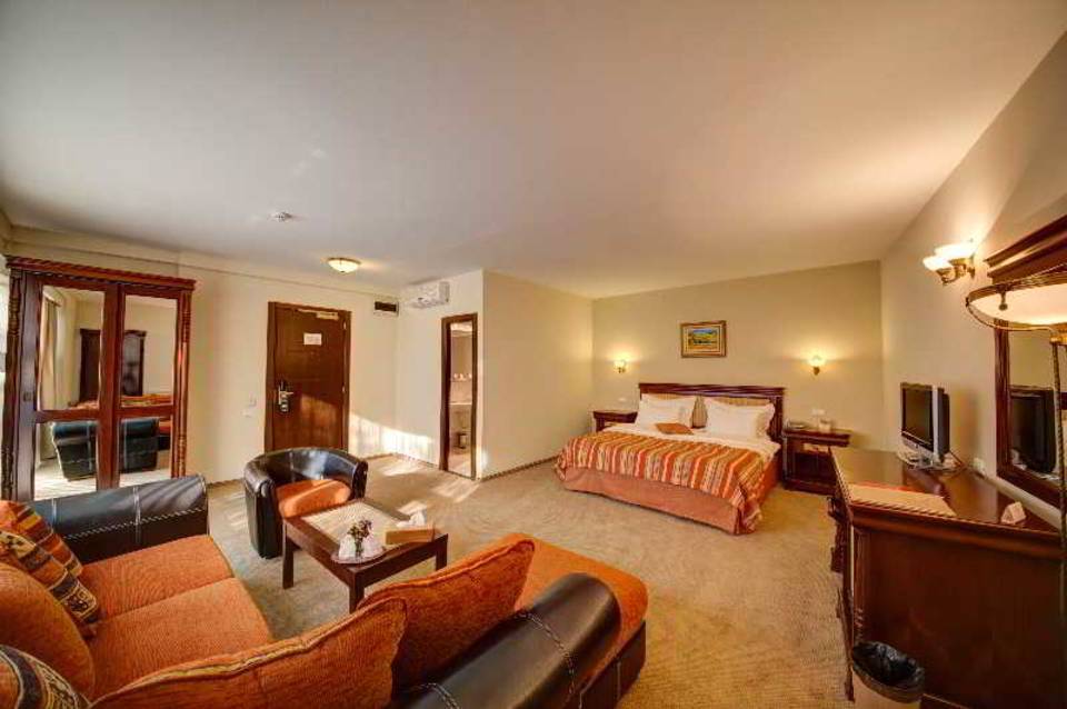 Atrium Hotel Ateneu City Center 5