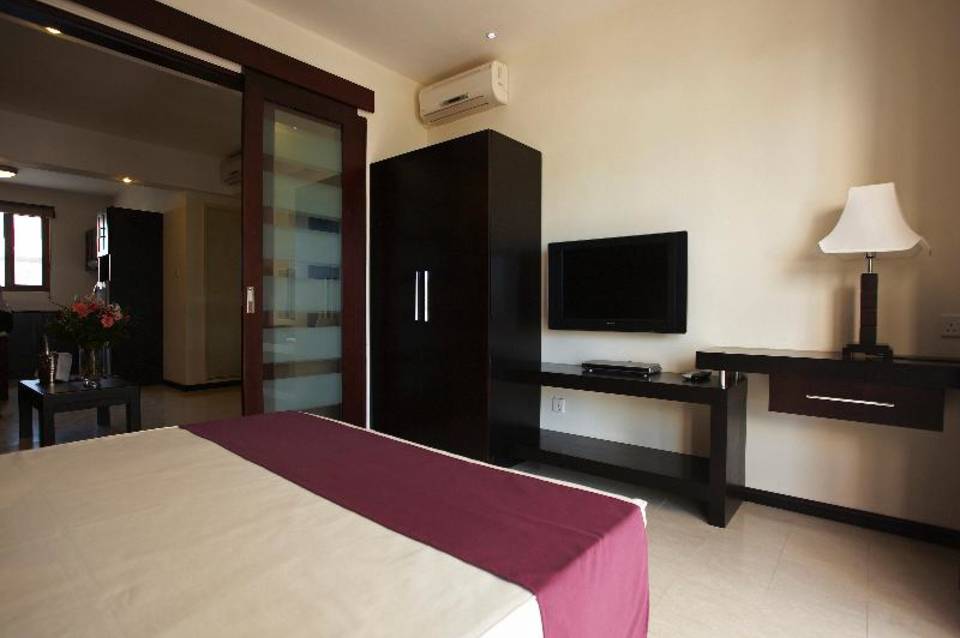 Grand Bay Suites 3