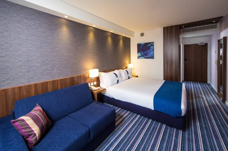 Holiday Inn Express Lisbon Airport 1
