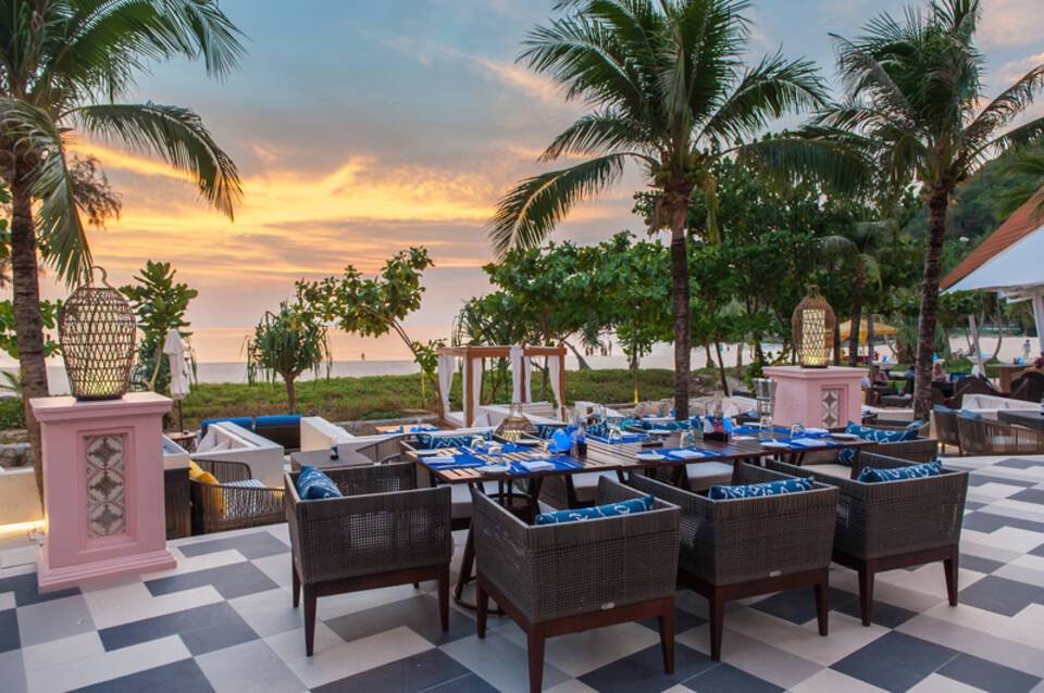 Centara Grand Beach Resort Phuket 4