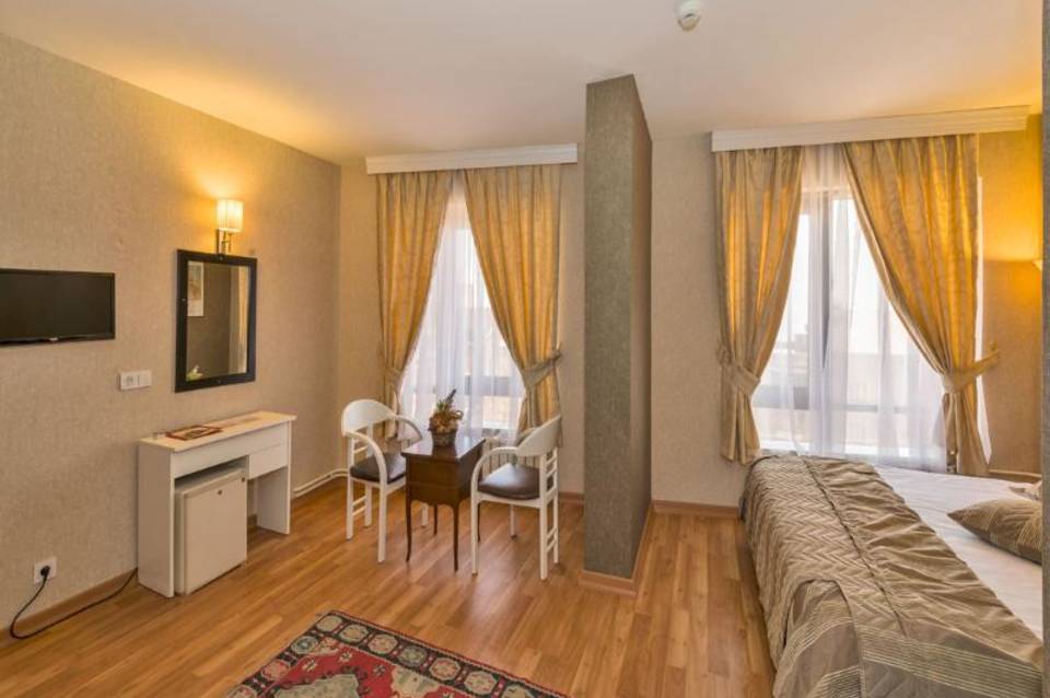 Sunlight Hotel 3