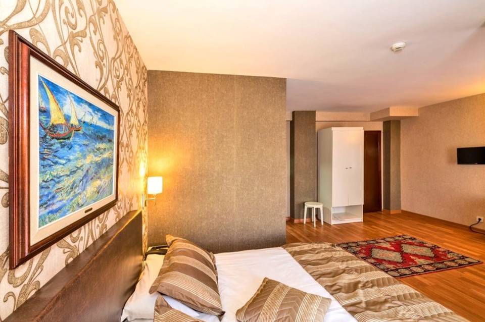 Sunlight Hotel 4