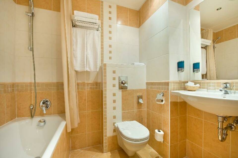 EA Hotel Rokoko 3