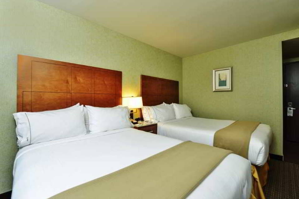 Holiday Inn Express Manhattan Midtown West 5
