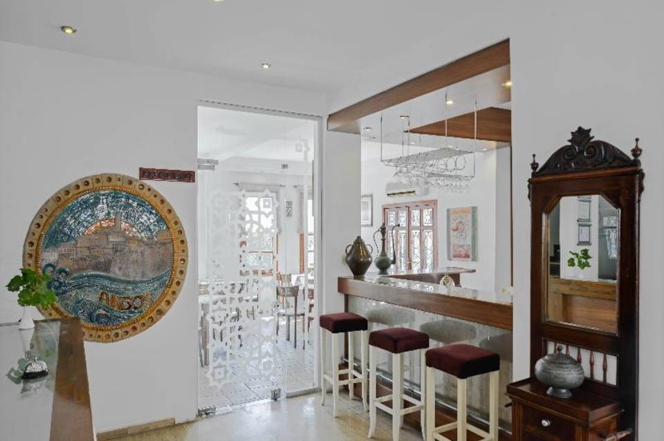 Argos Hotel 2
