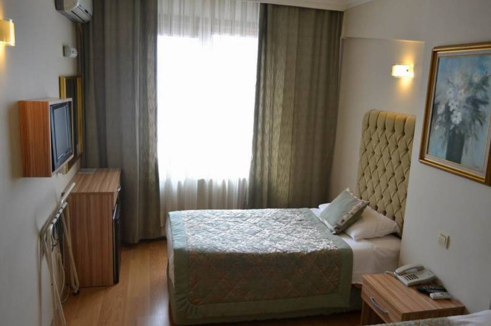 Grand Ant Hotel 4