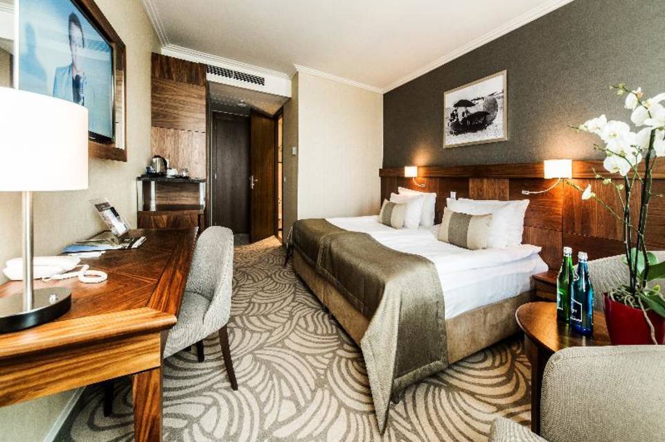 Airport Hotel Okecie 1