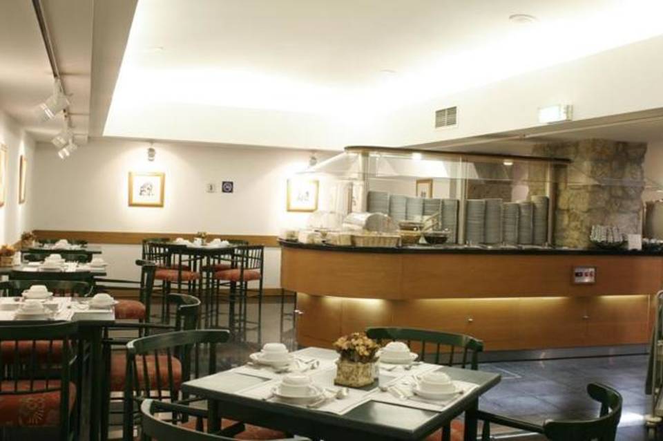 Legendary Porto Hotel 5