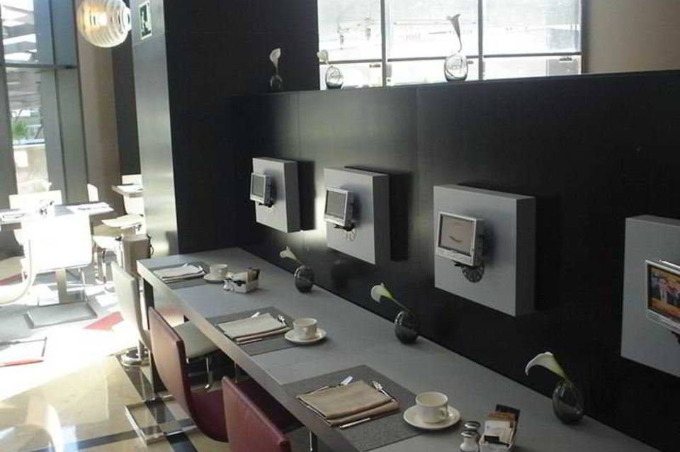 Hotel ILUNION Aqua 4  2