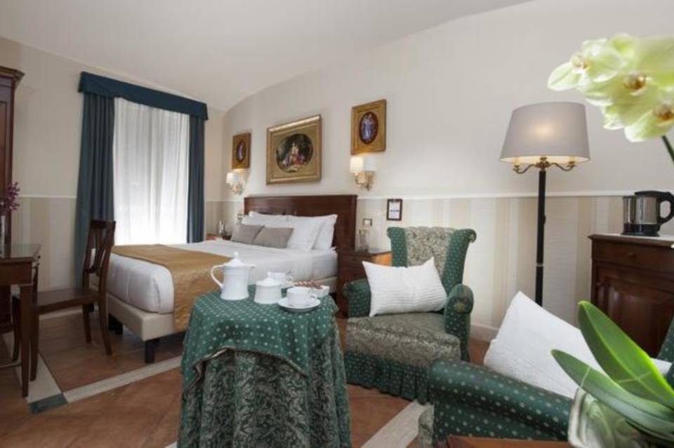 Hotel Des Artistes 4
