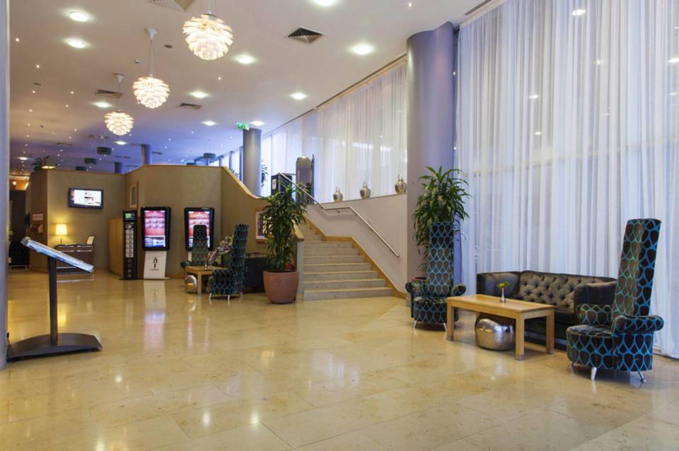 Clayton Hotel Cardiff Lane 4